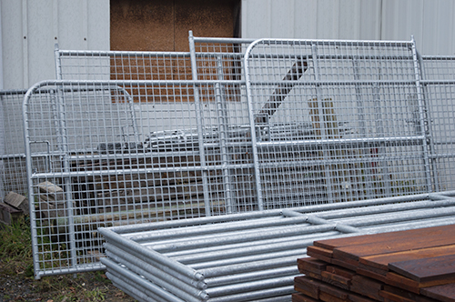 barrière métal grillagé